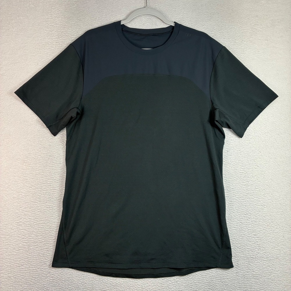 Lululemon Workout Shirt Men L Gray Stretch Metal Vent Short Sleeve Training Gym